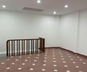 Bán nhà 40m², 5 tầng, 3PN, 4WC, Ngô Gia Tự, Thượng Thanh, Long Biên