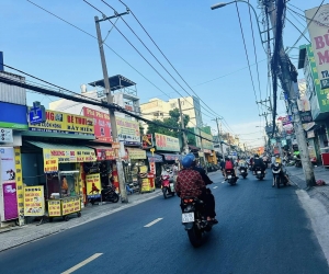 Bán nhà Mặt tiền Lê Văn Thọ  - gần chợ Hạnh Thông Tây, 5.6x18.5m,