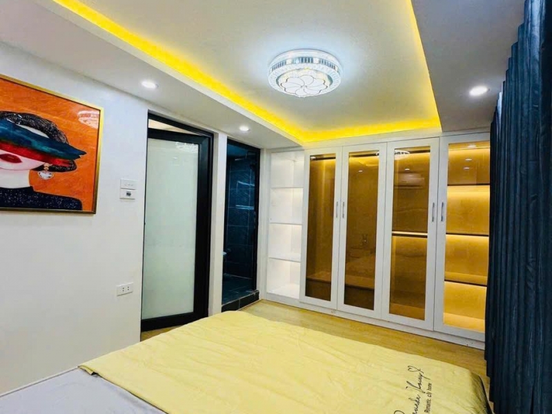 VĂN CHƯƠNG 1 -ĐỐNG ĐA-THANG MÁY-DT:30M2- 5,5 TẦNG -MẶT TIỀN 4,5M