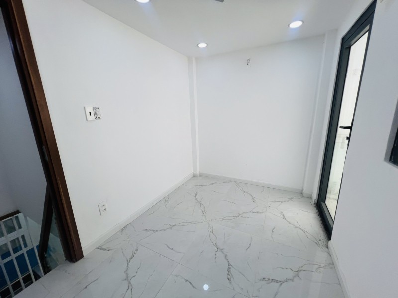 BÁN NHÀ GẦN BÙI VIỆN - HỒ HẢO HỚN, P. CÔ GIANG - 39M² - 2 TẦNG -