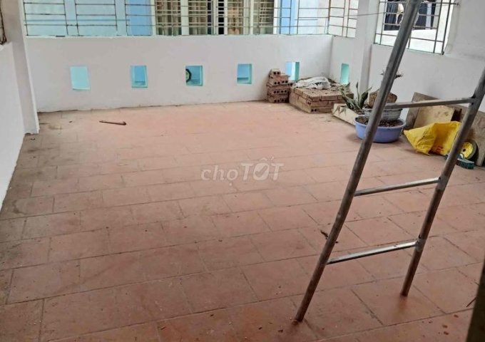 Cần cho thuê nhà 55m2 x 3 tầng ngay ngã 3 Xa La, Hà Đông