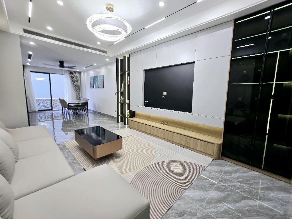 Bán Nhà Ngọc Lâm , Long Biên . 60m2 , 6 Tầng , 13 tỷ . Thang Máy ,