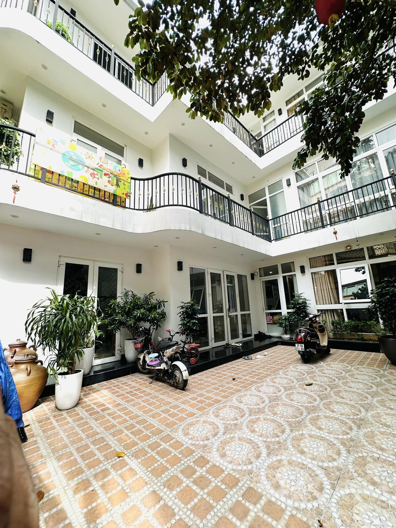 ⚜️ Mặt Phố Nghi Tàm, Tây Hồ, 41m2 8 Tầng Thang máy, MT Đẹp 7.3m,