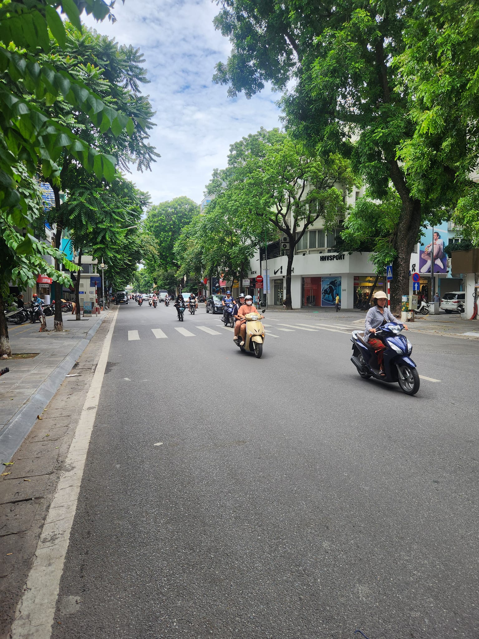 Bán Gấp! Mảnh Đất vàng Mặt Phố Ba Đình, Phố Nguyễn Khắc Hiếu 82m x