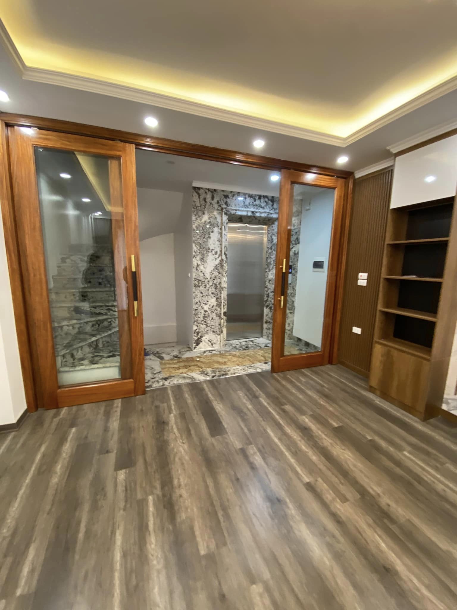 Thuỵ Khuê, Tây Hồ nhà mới đẹp, thang máy, oto, 7tầng, 41m2, giá