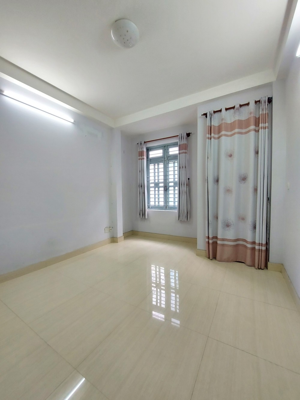 Bán nhà đẹp 1/ Nguyễn Tri Phương, P5, Quận 10, 56m2, 4 tầng, 8.79 tỷ