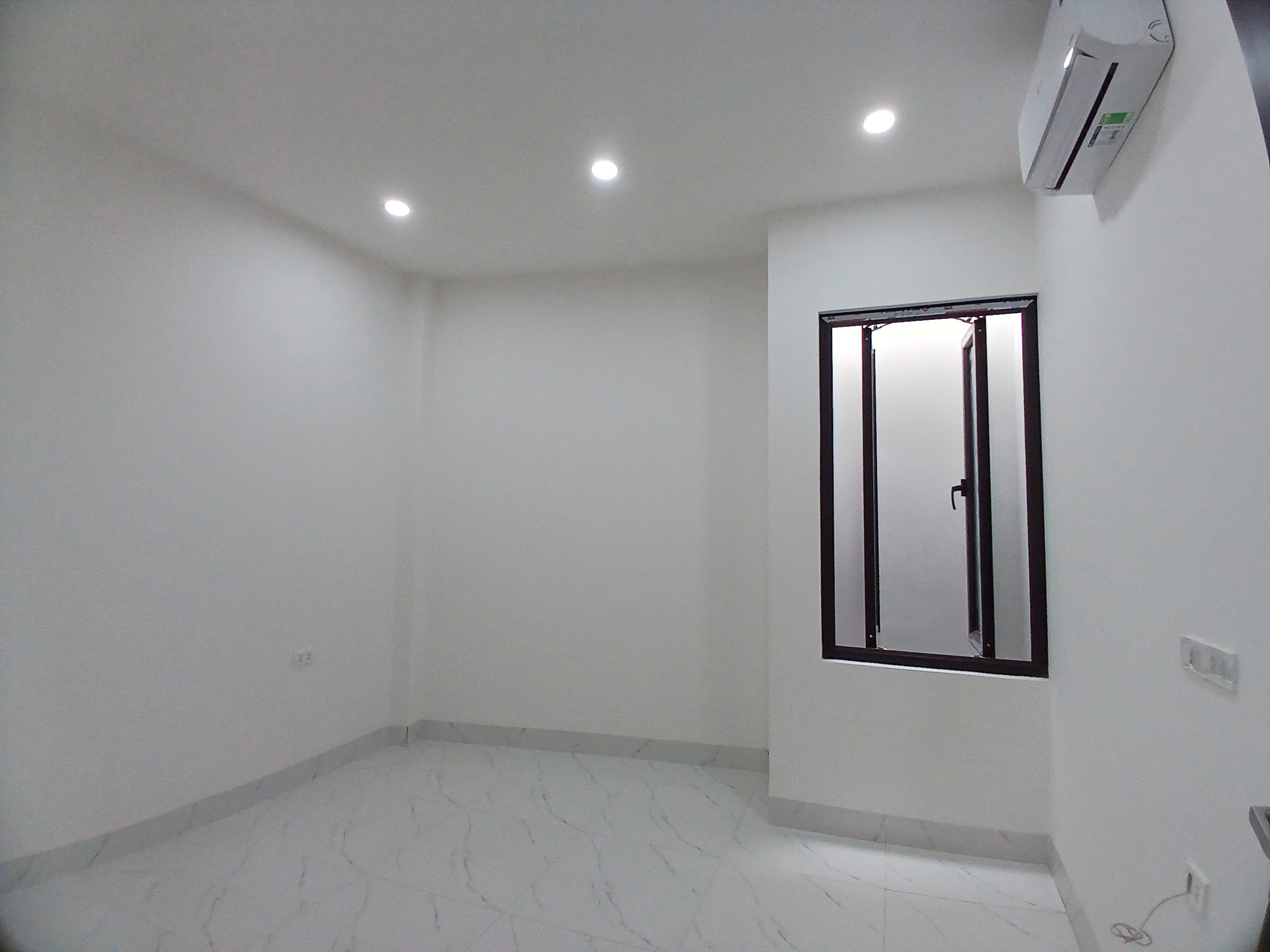 Đa Sỹ, Hà Đông, 42m2, 5 tầng mới, 6 ngủ, Ôtô đỗ cửa, Nhỉnh 5 tỉ. LH