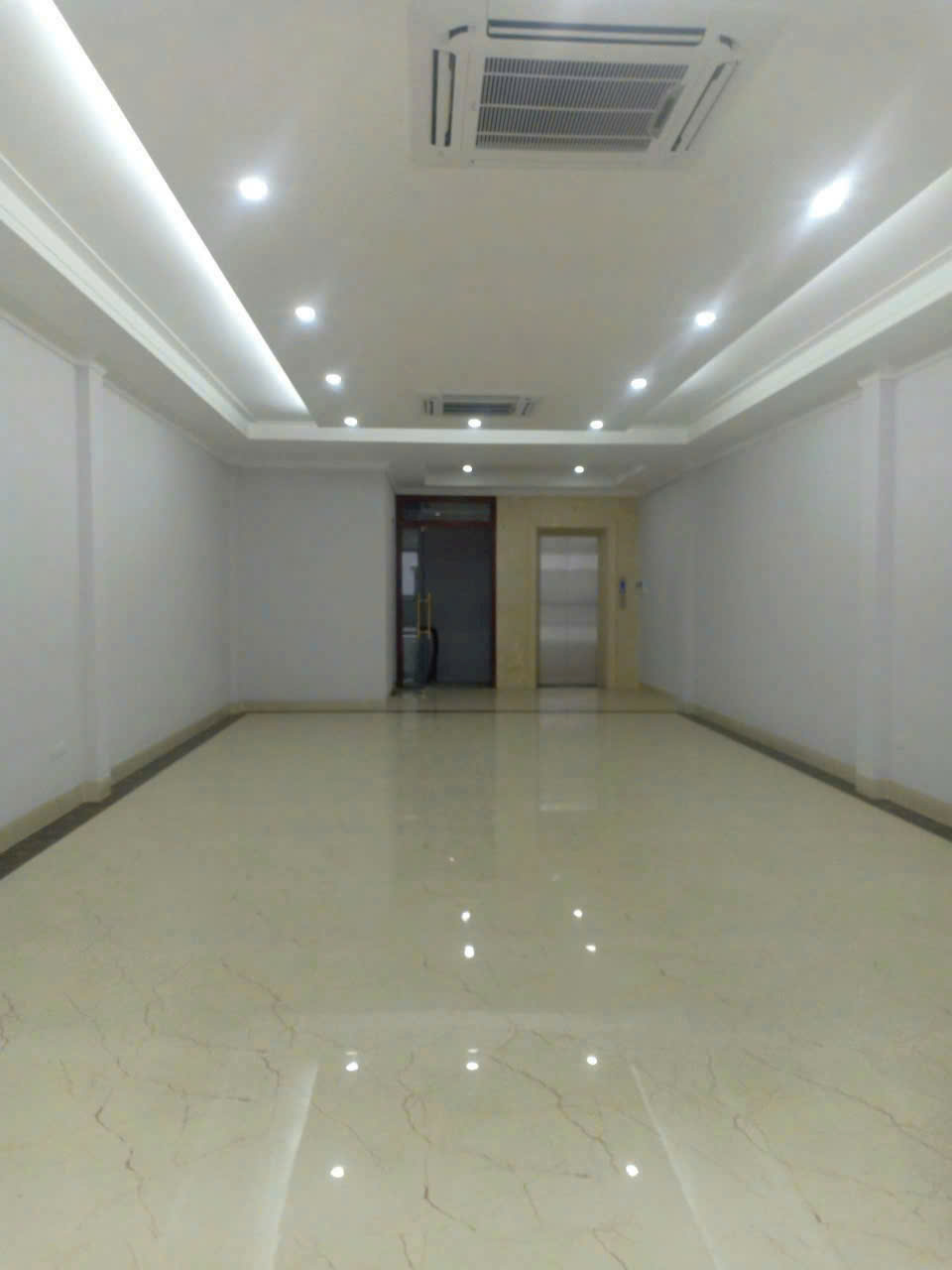 Cho thuê nhà Trung Yên, 90m2, 7 tầng, thang máy làm văn phòng,