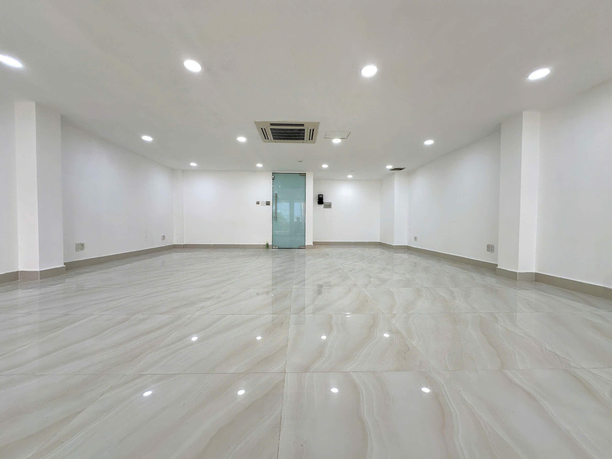 Cho thuê 260m2 sàn văn phòng tại Khánh Hội Quận 4. Giá cực ưu đãi