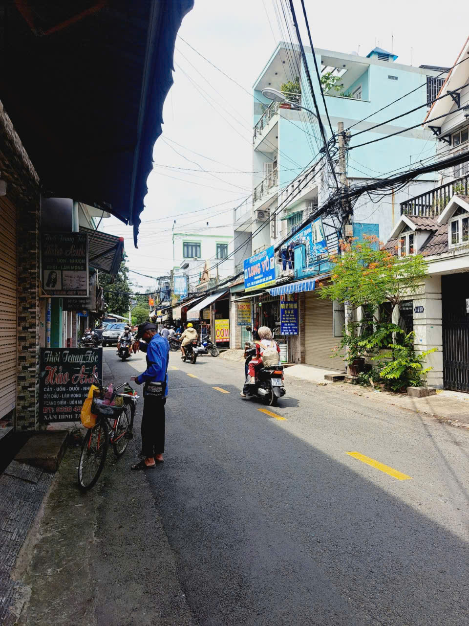 MẶT TIỀN KINH DOANH  -  LÊ VĂN KHƯƠNG - QUẬN 12 - 2 TẦNG - CHỈ