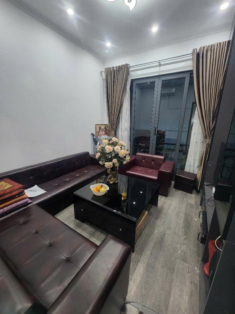 Bán Nhà Cù Chính Lan, 30m², Ngõ Thông, Ô Tô, Thoáng Sáng, Giá Chỉ